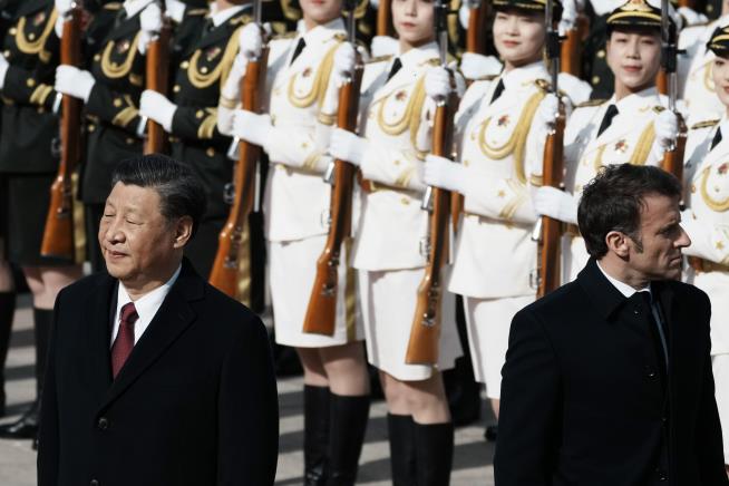 Macron Urges Xi to Talk Sense Into Russia