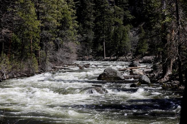 Iowa Braces, Yosemite Closes as Snowpacks Trigger Flooding