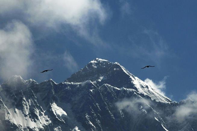 Seattle Doctor Dies on Everest