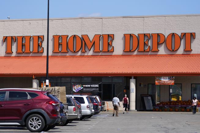 Home Depot,Energy Stocks Weigh Down Market