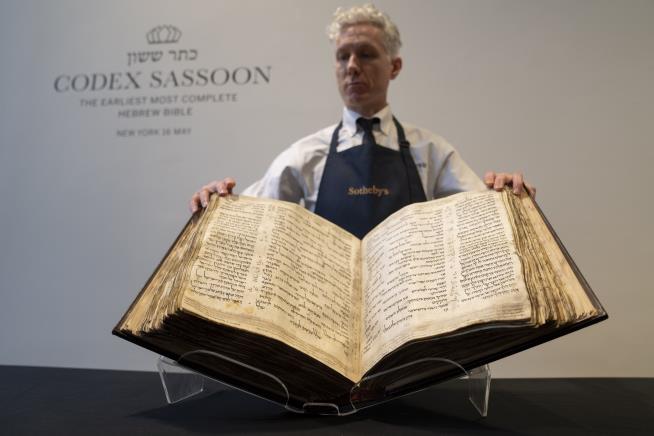 1.1K-Year-Old Hebrew Bible Among Priciest Books Ever Sold