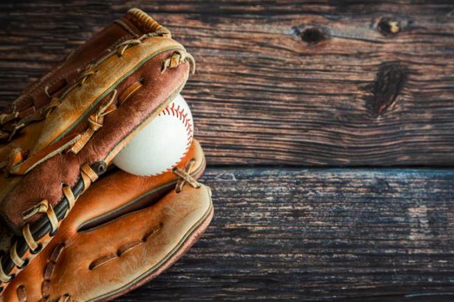College Baseball Player Dies as Makeshift Dugout Falls