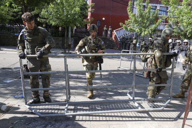 30 Peacekeepers Hurt in Kosovo Unrest