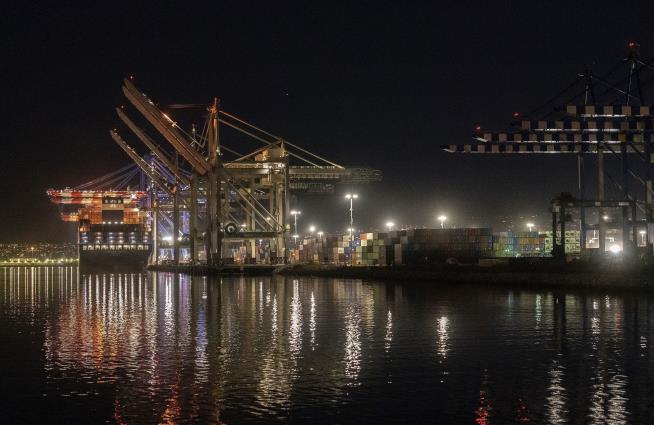 Shipping Industry Looks to Hit Net Zero