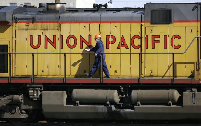 Second Railroad Agrees With Union on Sick Time