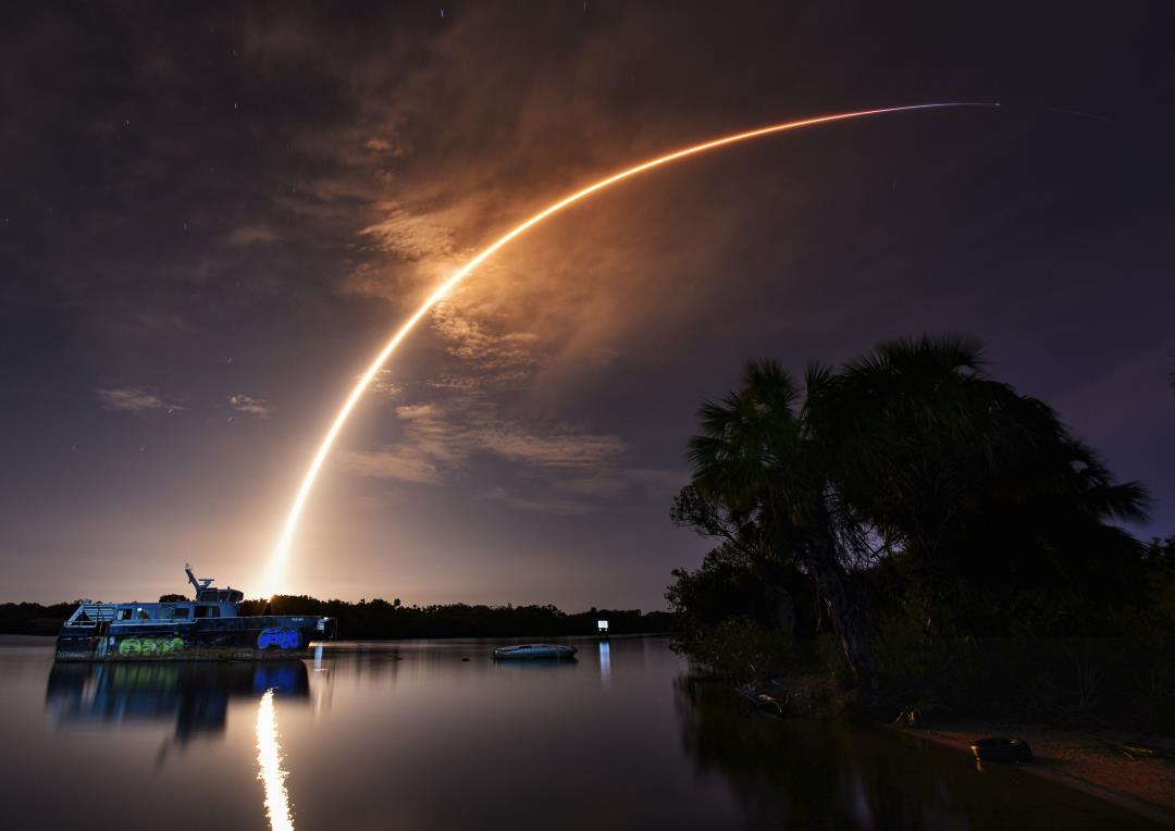 Los satélites de SpaceX tienen que desplazarse cada 10 minutos