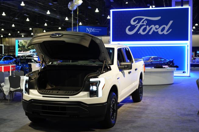 After Tesla Rollout, Ford Cuts Price of Electric Truck