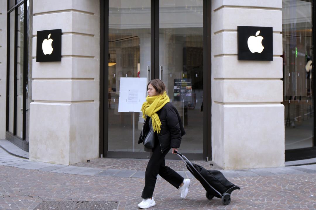 Controversial Move: France Halts iPhone 12 Sales Citing Health Concerns on Radiation