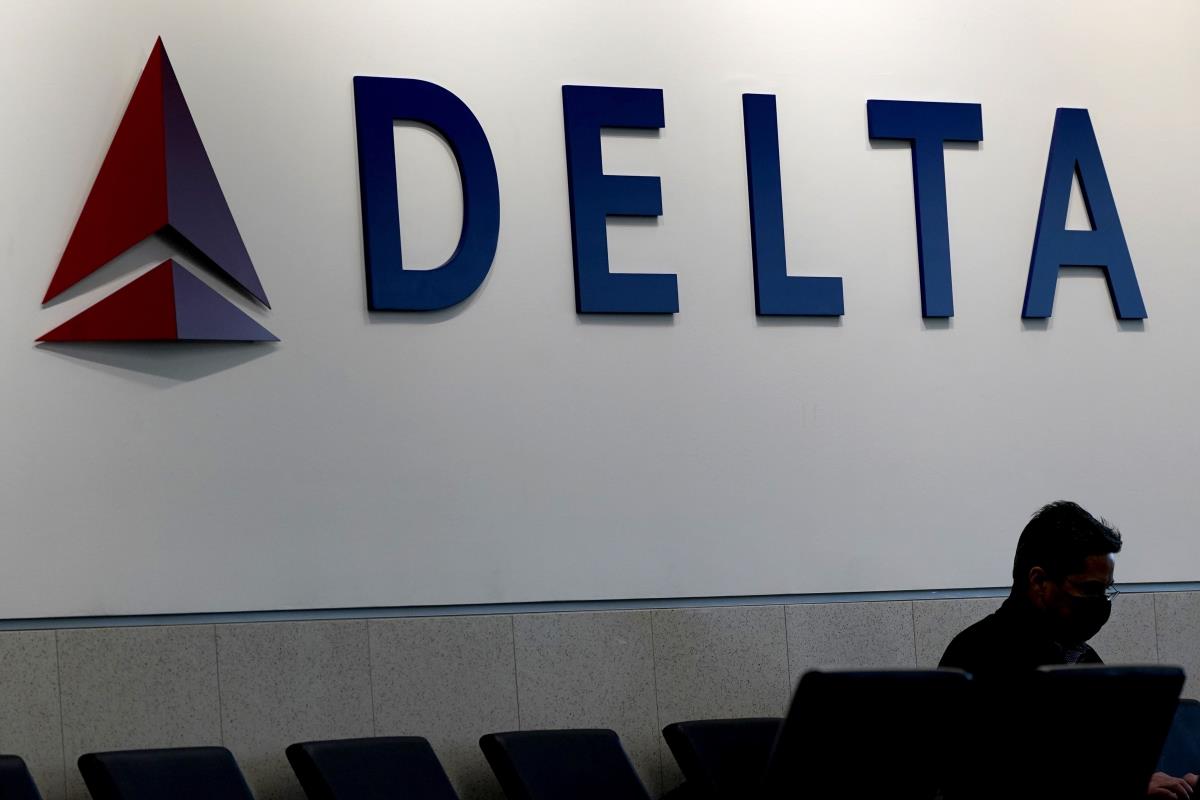 Delta CEO says it went too far with SkyMiles program changes