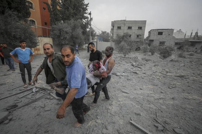 Israeli Airstrikes Hit Gaza Refugee Camp