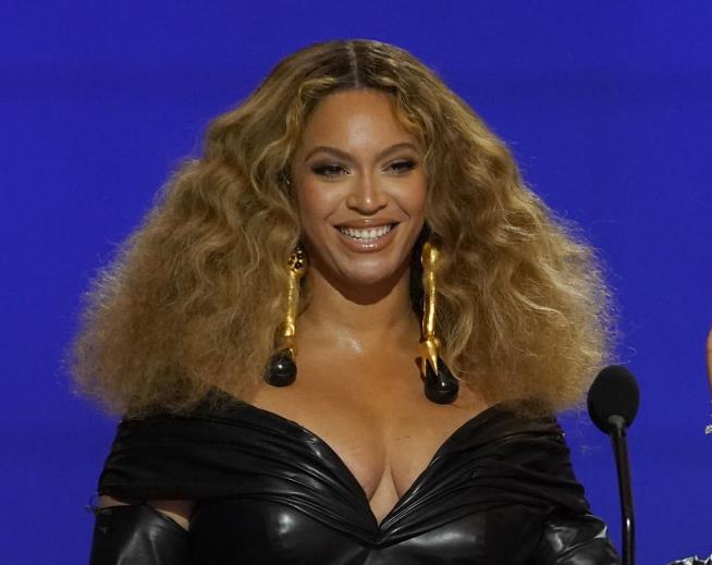 Beyonce Tops Film Charts