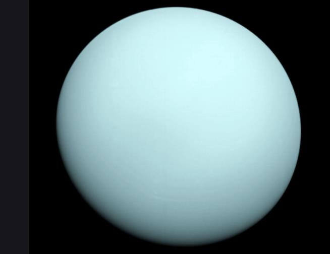 Neptune, Uranus Are Almost the Same Color