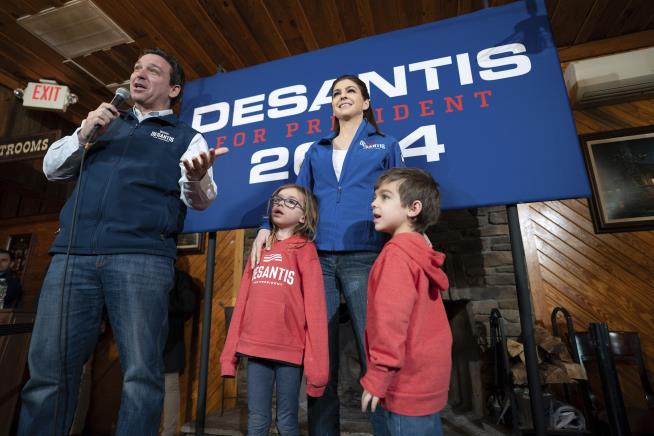 DeSantis Drops Out of GOP Race, Endorses Trump