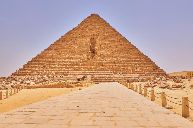 Pyramid's Facelift Worries Archaeologists and Fans