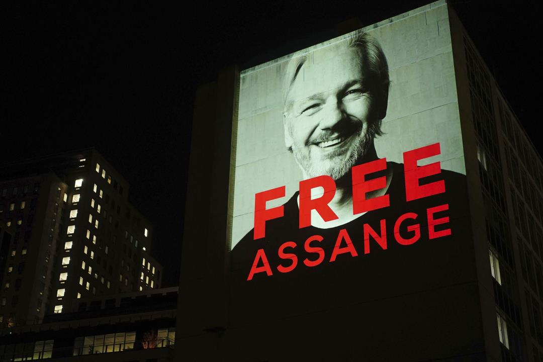 Je détruirai les chefs-d'œuvre si Assange meurt en prison