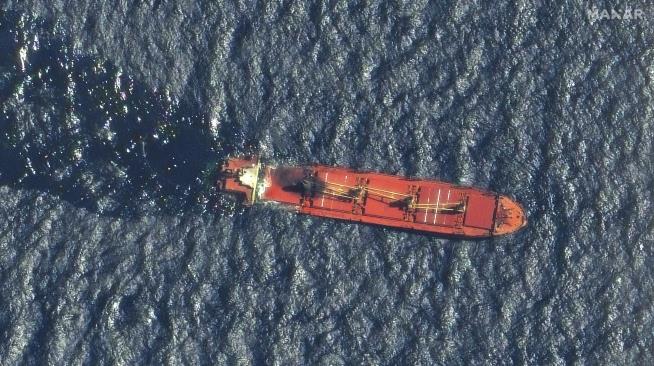 Ship Abandoned After Strike by Houthis Sinks in Red Sea