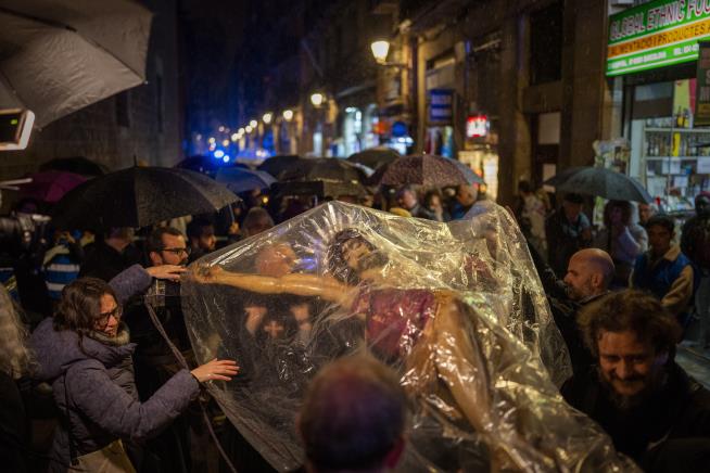 Barcelona Procession Welcomes Rainfall