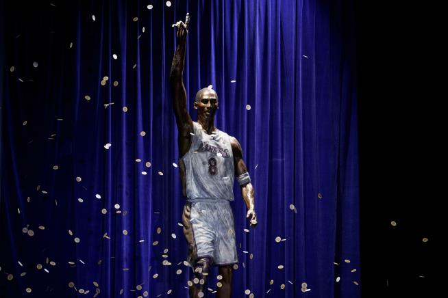 New Kobe Bryant Statue Has a Bit of a Problem