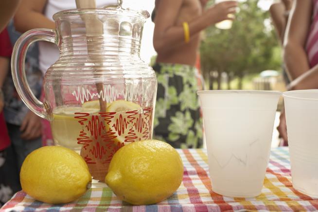 Girl, 7, Raises $10K for Mom's Headstone With Lemonade