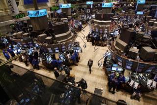 Dow Sinks 411 on Bad News