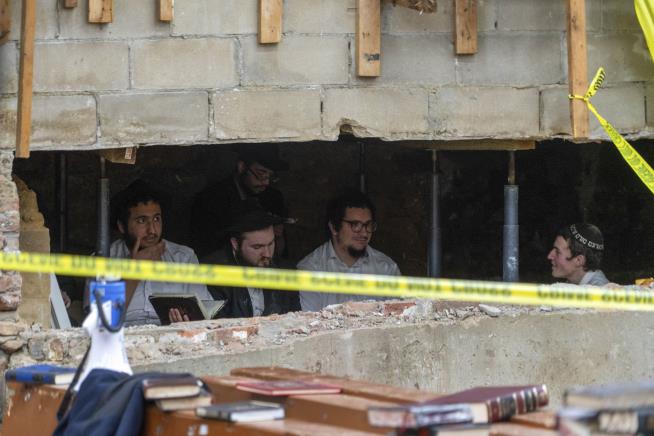 13 Plead Not Guilty Over Illegal Tunnel at Brooklyn Synagogue