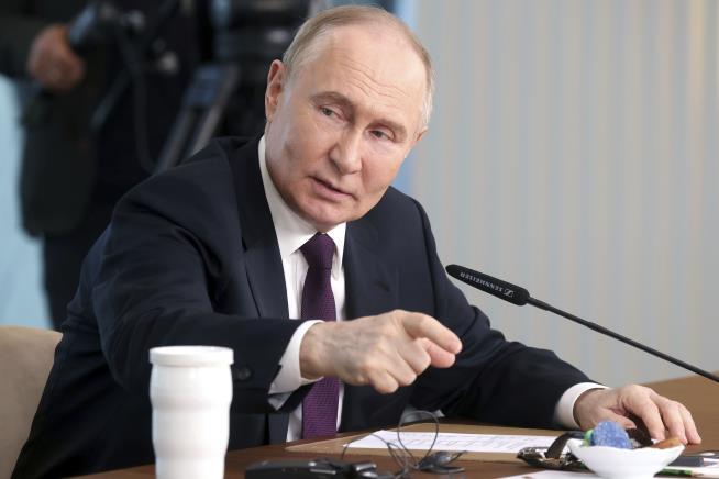 Putin: Russia Could Provide Weapons to Hit Western Targets