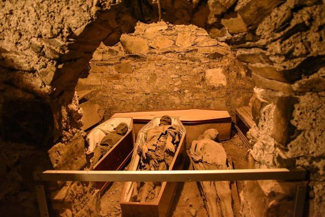 Remains of 'Crusader' Mummy Destroyed in Irish Crypt Fire