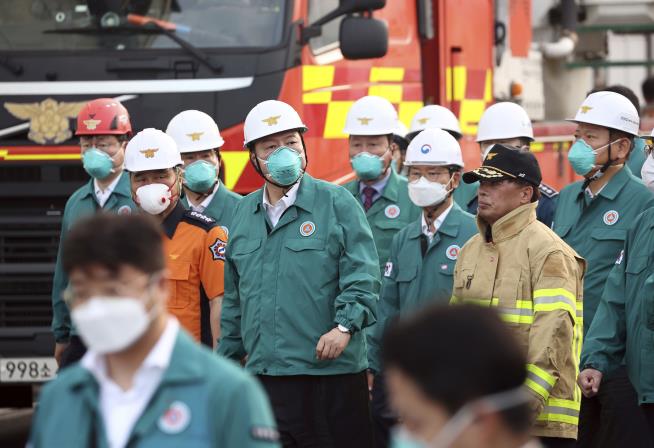 22 Die in Fire at Lithium Battery Factory