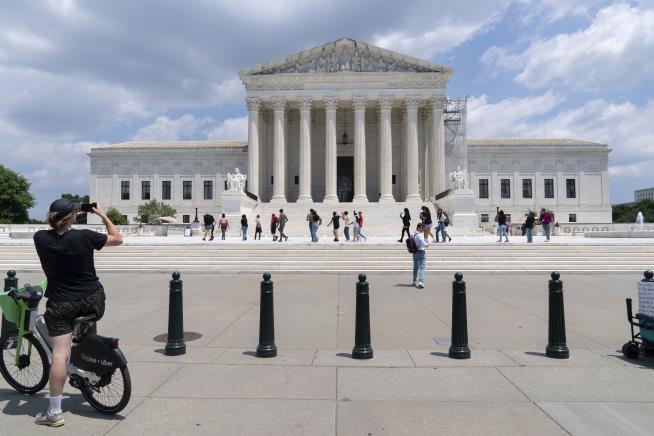 In Major Ruling, SCOTUS Curbs Power of Federal Regulators