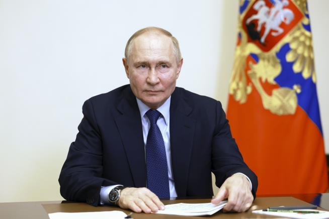 Putin: Russia to Start Making Nuclear Missiles Again