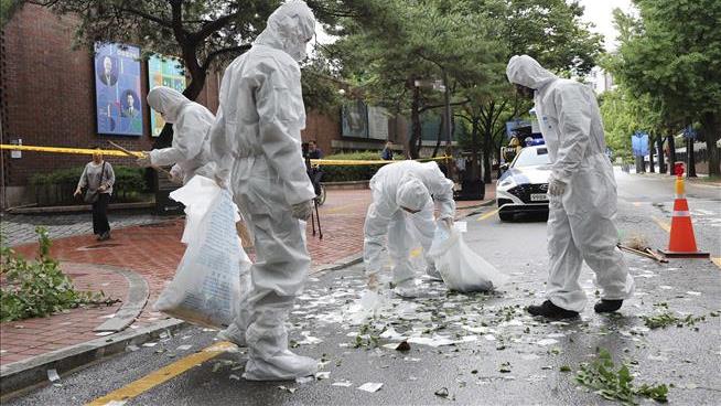 Trash From North Korean Balloon Ends Up on a Landmark