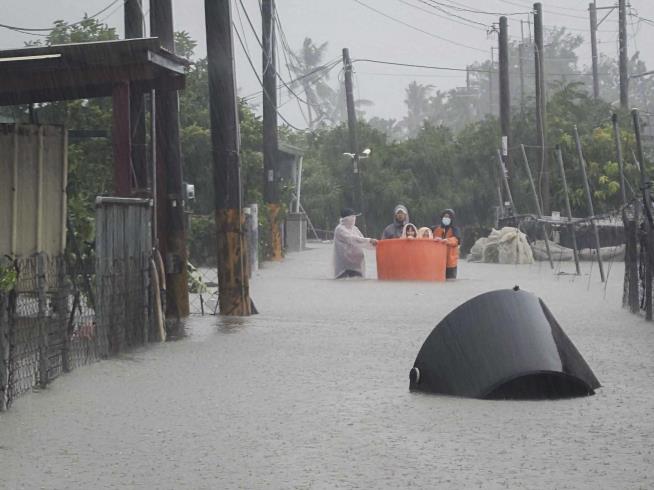 Philippine Oil Tanker Capsizes in Typhoon