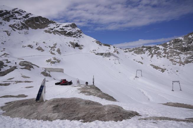 Lightning Kills 18-Year-Old on Germany's Highest Peak