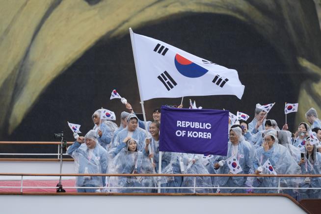 South Korea's Team Gets Big Sorry From Games Organizers