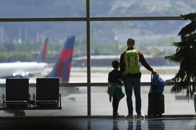 US Proposes Free Airline Seating for Families