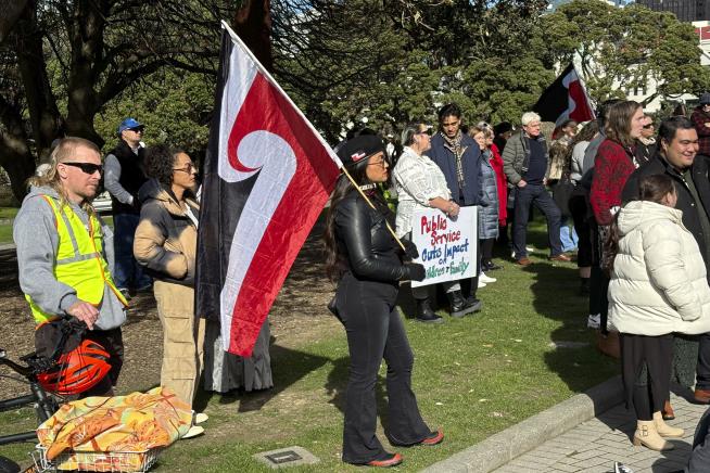 New Zealand PM Defends Maori Phrase Removal