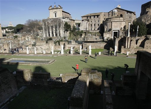 Tourist Apologizes for Carving Initials Into Pompeii Treasure