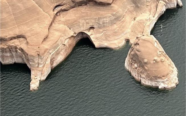 Nature's 'Toilet Bowl' Collapses in Utah