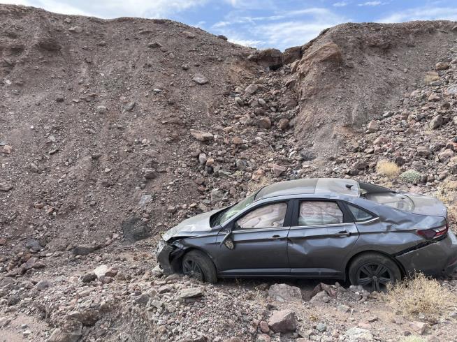 Man Dies After Taking 1-Mile Hike in Death Valley