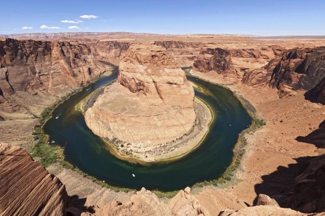 2 Tourists Injured in Lightning Strike at Horseshoe Bend