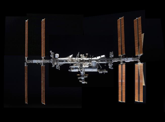 As Space Station Winds Down, a Watery Grave Awaits