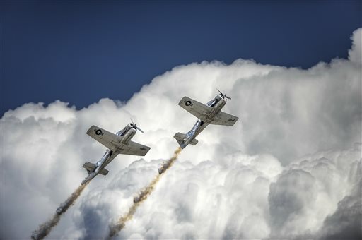 Heat at Colorado Air Show Sickens 100 Spectators