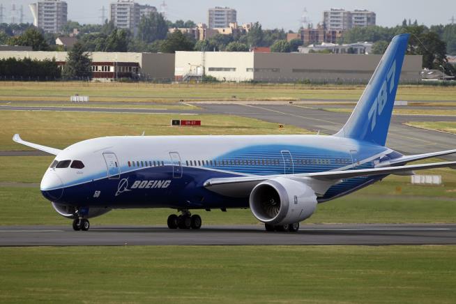 FAA Orders 895 Potentially 'Unsafe' Boeing Planes Inspected