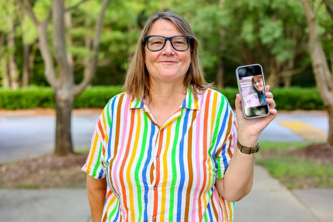 North Carolina Woman Sues Over Ballot Selfie Ban