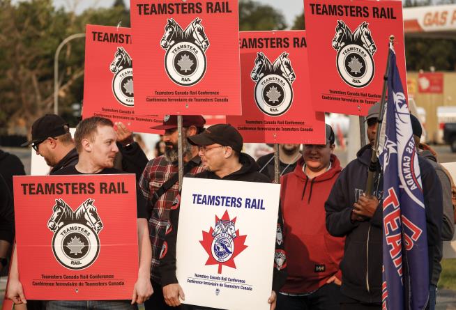 Canada Rail Strike Threatens US Supply Chains