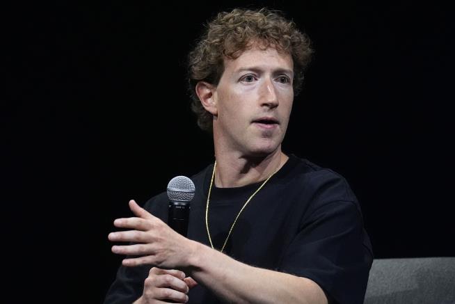 Zuckerberg: WH Pressured Meta to Censor COVID Content