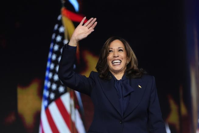 Hundreds of Former Bush, McCain, Romney Staffers Endorse Harris