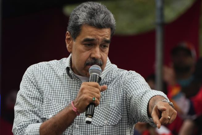 Maduro Moves Christmas to October