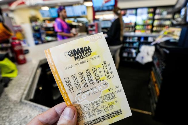 Mega Millions Jackpot Climbs to $800M