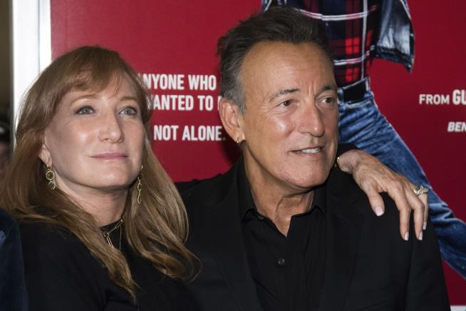 Springsteen's Wife Diagnosed With Cancer Years Ago